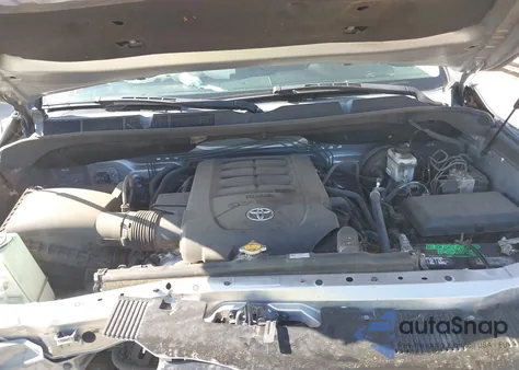 2017 Toyota Tundra Sr5 5.7L V8 из США, поврежденный, VIN 5TFDW5F19HX673790